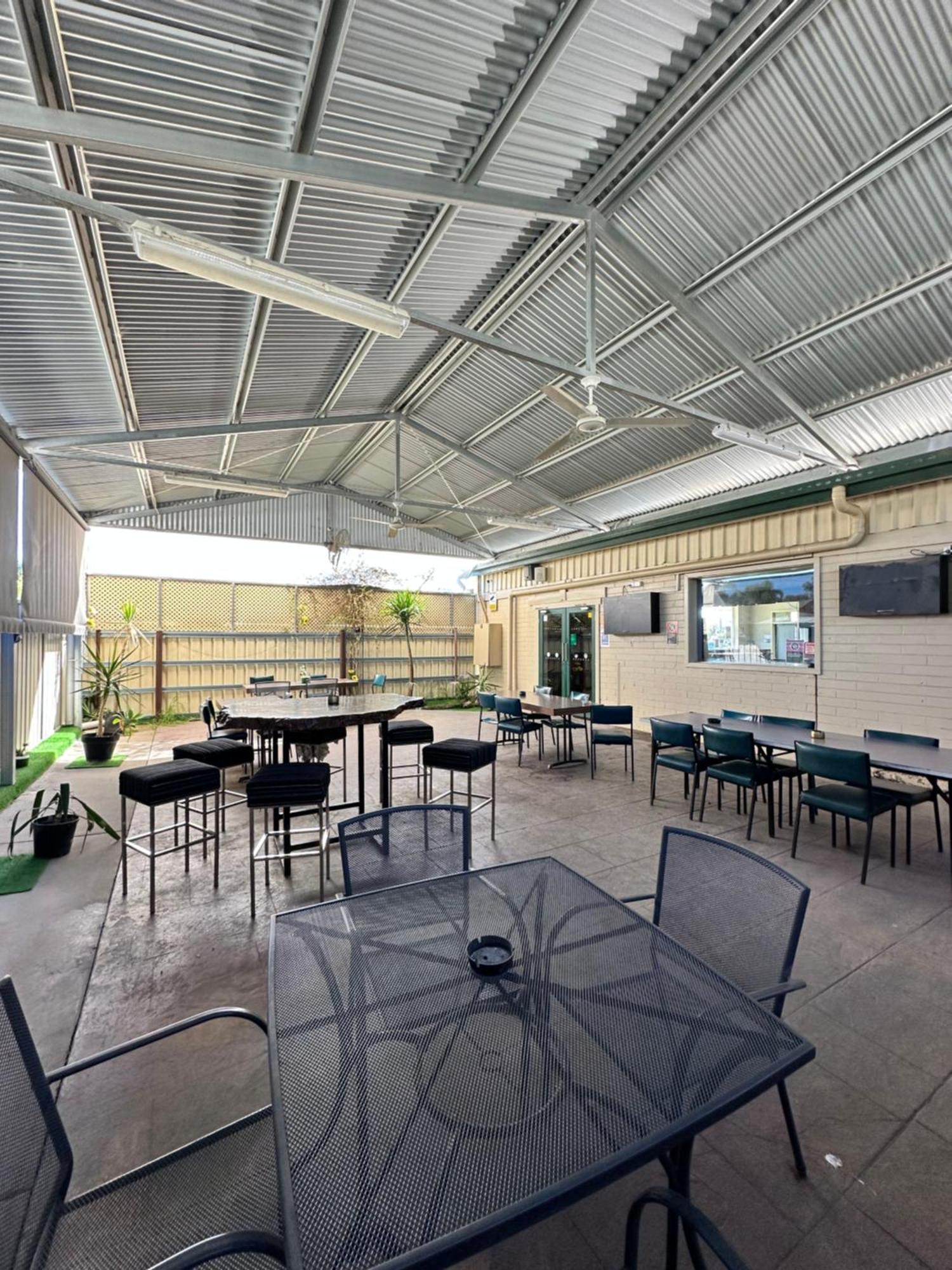 The Shamrock Hotel Balranald Exterior foto